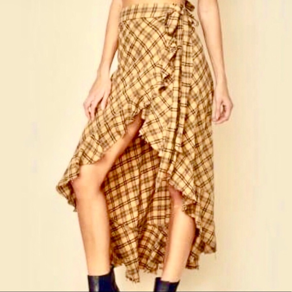 Planet Blue 🌎 wrap skirt plaid in yellow/brown XS